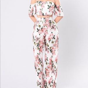 🌸 FASHION NOVA 🌸 Garden GLAM pants 🌸 BRAND NEW